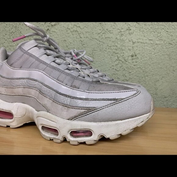 RARE 🚀 Nike Womens Air Max 95 SE AQ4138-002 Gray Running Shoes Sneakers Size 10 - Picture 5 of 11